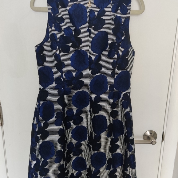 Tommy Hilfiger dress - Picture 2 of 4